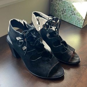 Steve Madden suede heeled sandal